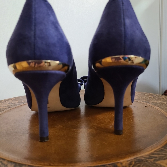 Louise er Cie Blue Suede Peep Toe Bow Pump Gold - Picture 4 of 9